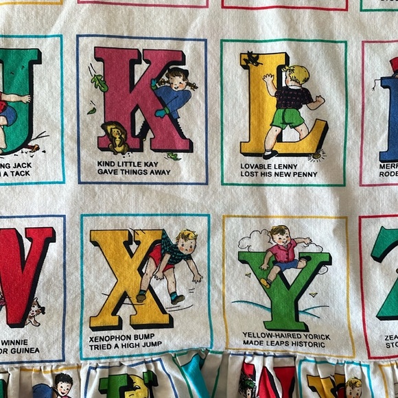 One of a kind ruffled crop with whimsical print - Picture 2 of 3